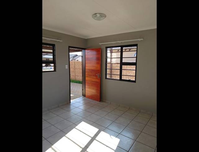3 BEDROOM PROPERTY TO RENT IN WINDMILL PARK